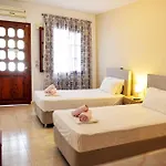 Marina Hotel 2*